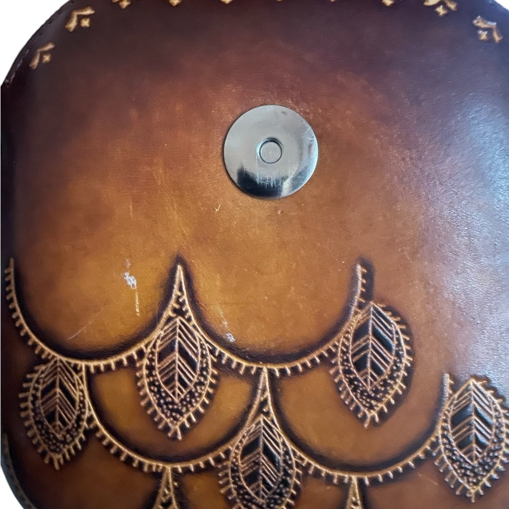 Whimsical Owl Genuine Leather Crossbody Purse Brown with zipper & magnetic flap - Picture 9 of 9